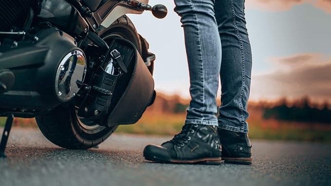 Outsider, motorcycle leather saddle bag - Image 5
