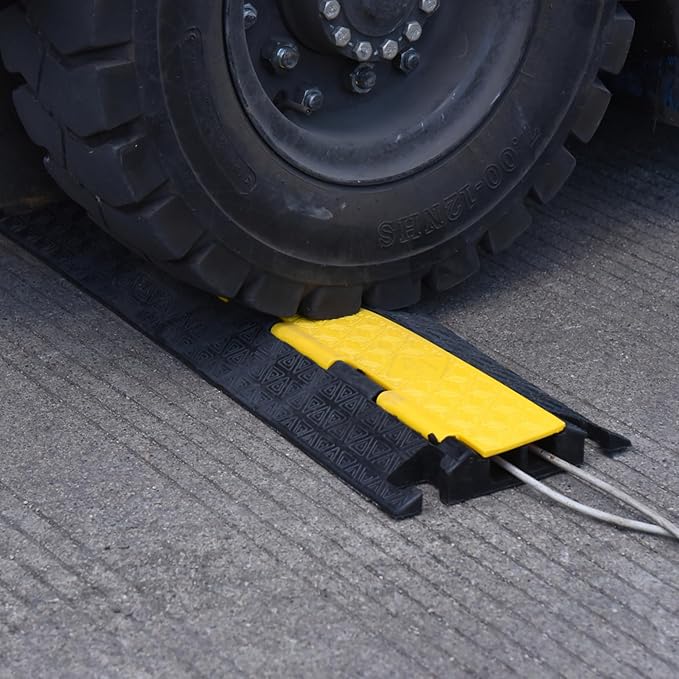 Heavy-Duty Rubber Cable Protector Ramp - Image 7