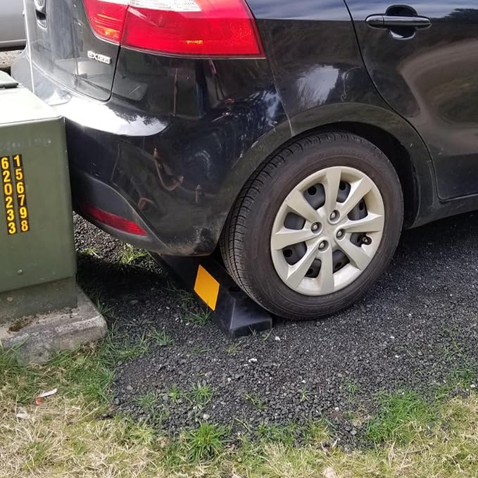 Guardian 4' Rubber Parking Curb - Image 4